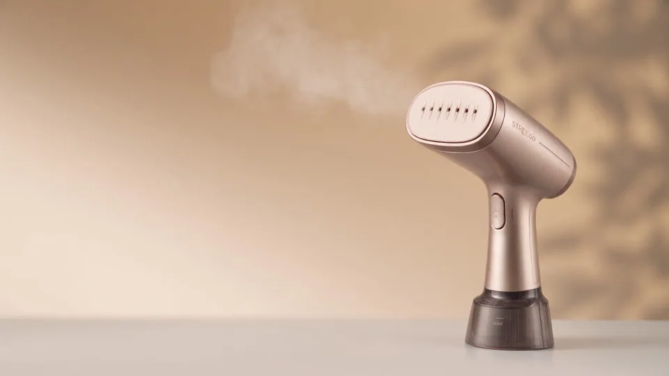 StreeGo: launch film and product visuals for a handheld steamer